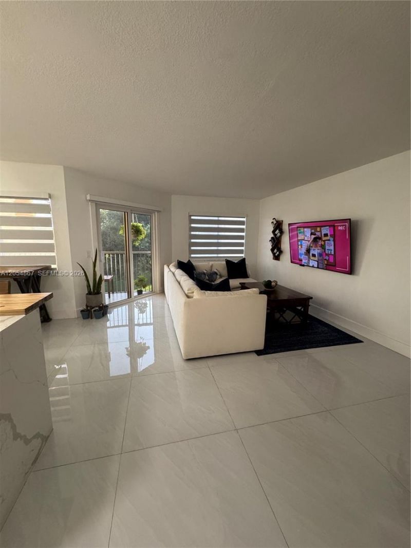 500 SW 130th Ter , Unit 302A, Pembroke Pines, FL 33027 Photo