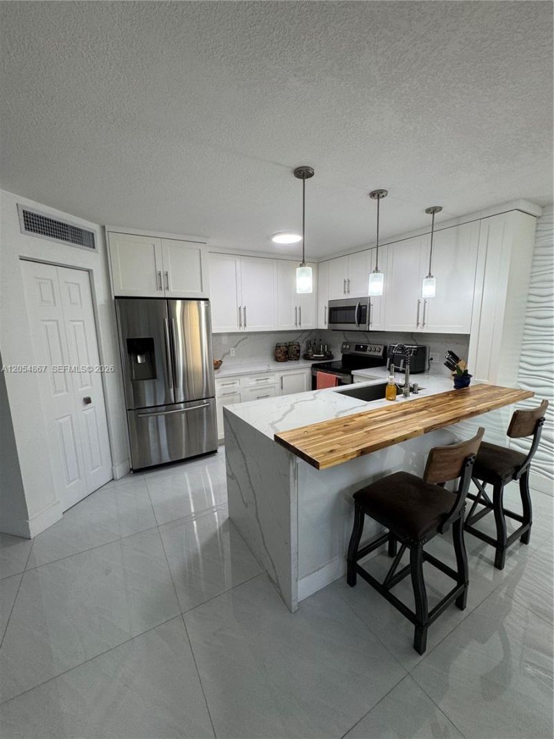 500 SW 130th Ter , Unit 302A, Pembroke Pines, FL 33027 Photo