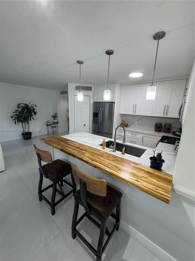 500 SW 130th Ter , Unit 302A, Pembroke Pines, FL 33027 Photo