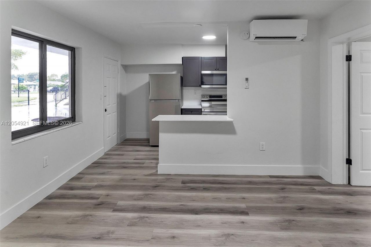 4037 SW 65th Ave, Unit 2, South Miami, FL 33155 Photo