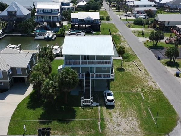 300 Polaris Street , Dauphin Island, AL 36528