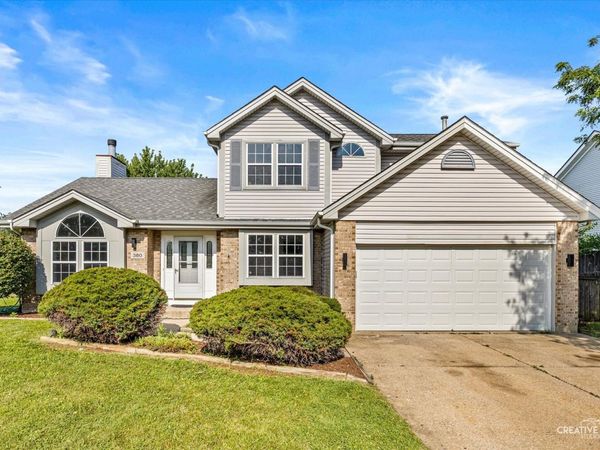 380 Regency Court, Aurora, IL 60504