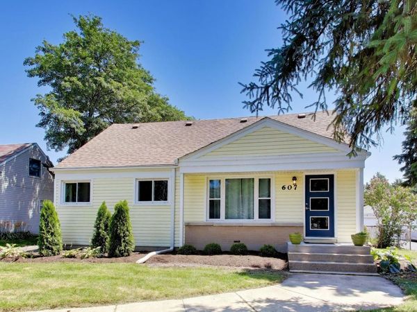 607 N Edgewood Avenue , Lombard, IL 60148