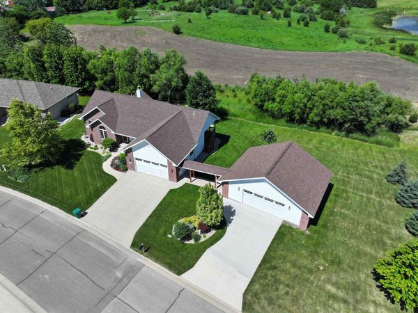 2917 Sportsmans Drive , Milford, IA 51351