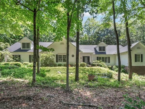 1144 Tanglewood Drive , Mantua, OH 44255