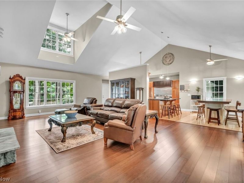 1144 Tanglewood Drive , Mantua, OH 44255 Photo 3