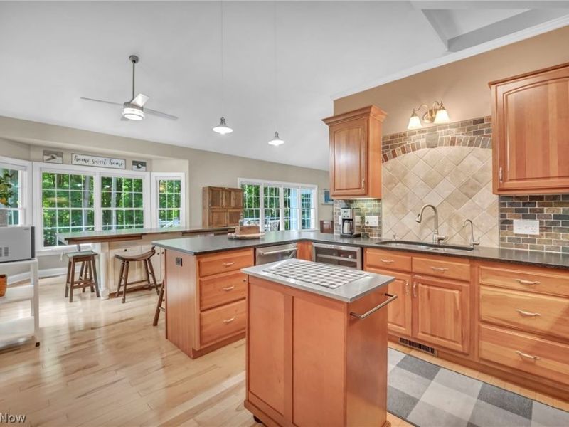 1144 Tanglewood Drive , Mantua, OH 44255 Photo 8