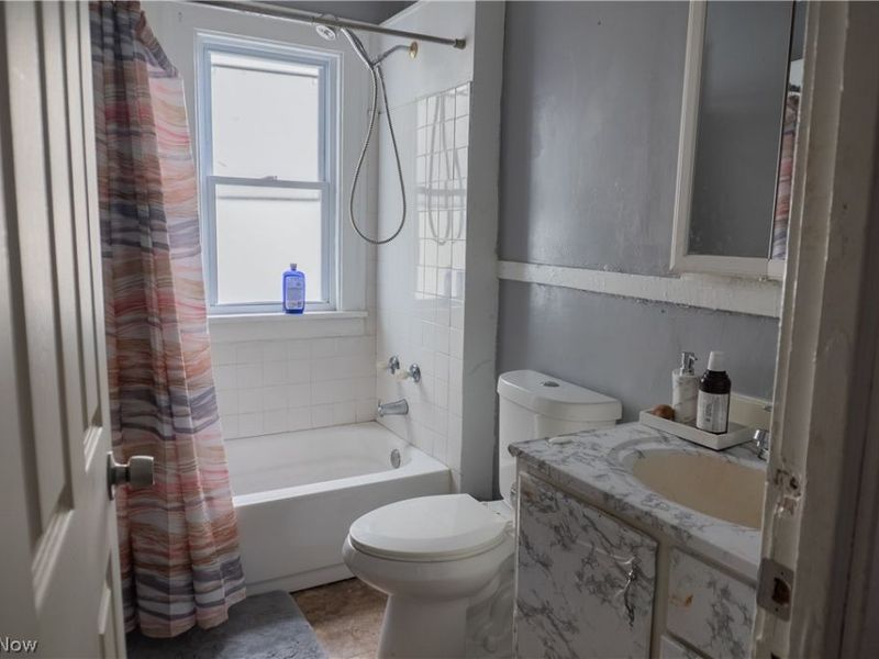 9917 Manor Avenue, Cleveland, OH 44104 Photo 18