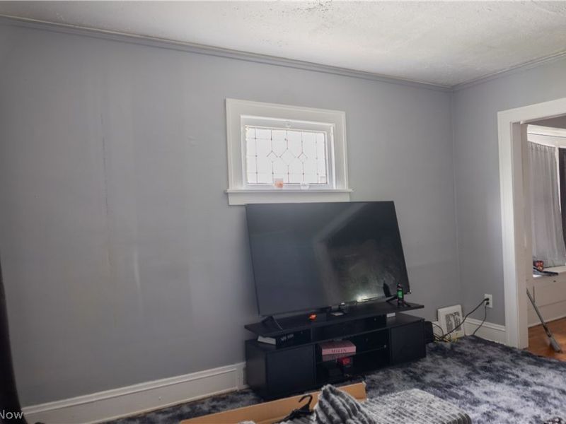 9917 Manor Avenue, Cleveland, OH 44104 Photo 4