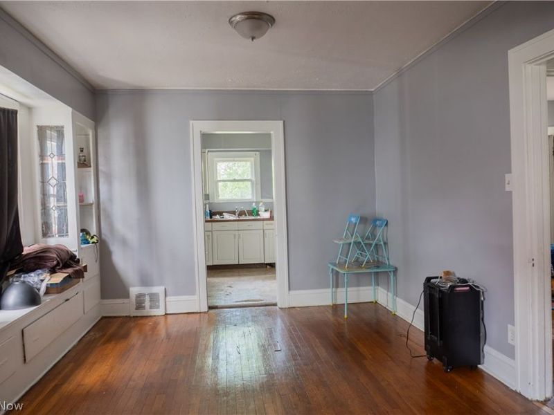 9917 Manor Avenue, Cleveland, OH 44104 Photo 8