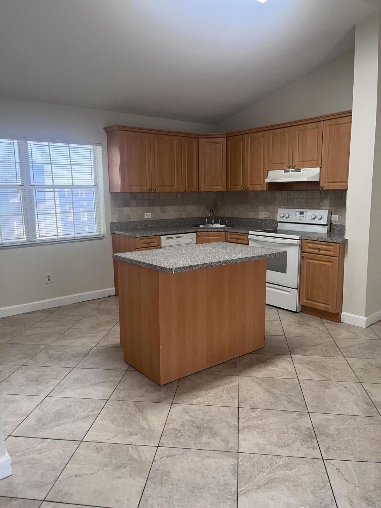 845 NW 98th Avenue, Plantation, FL 33324 Photo