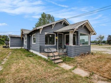 952 Pipestone Street, Benton Harbor, MI 49022
