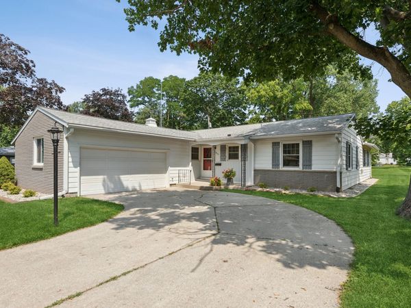 1009 Illinois Street , Valparaiso, IN 46383
