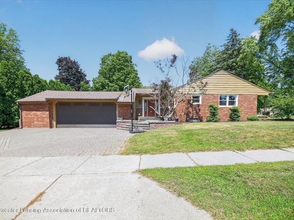 876 Riverside Drive, Portland, MI 48875
