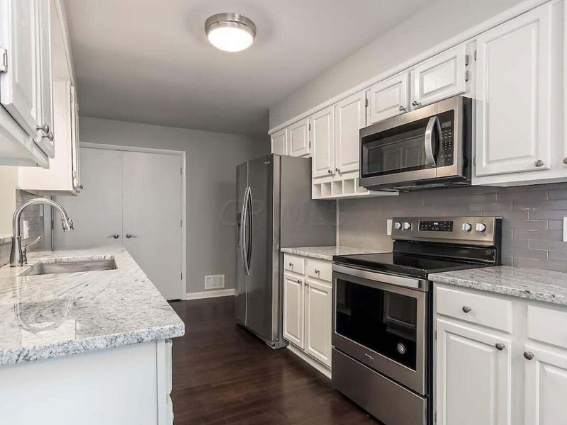 2242 Wickliffe Road, Columbus, OH 43221 Photo 13