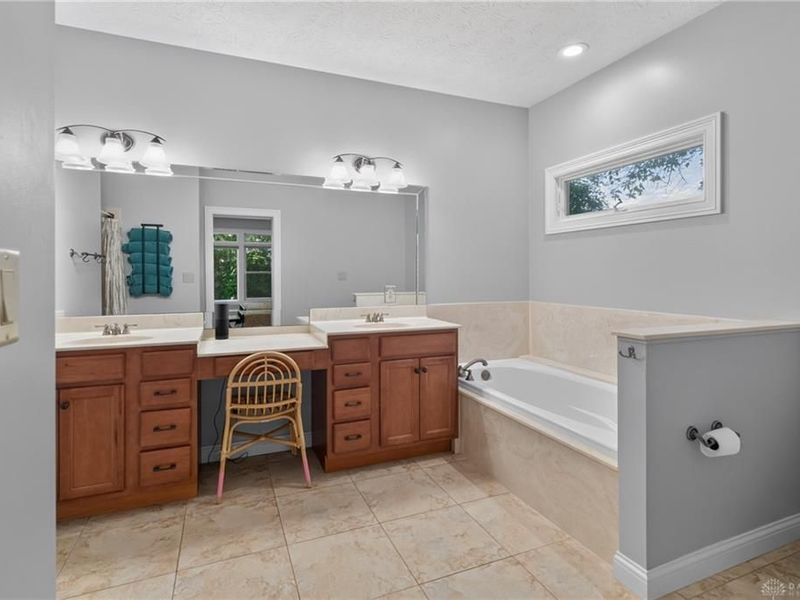 2298 Crestridge Drive, Butler Township, OH 45414 Photo 19