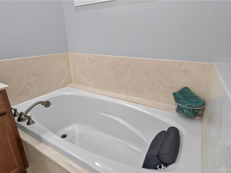 2298 Crestridge Drive, Butler Township, OH 45414 Photo 22