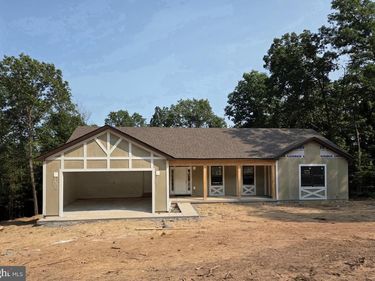 150 FOUR SEASONS DRIVE E, GORE, VA 22637