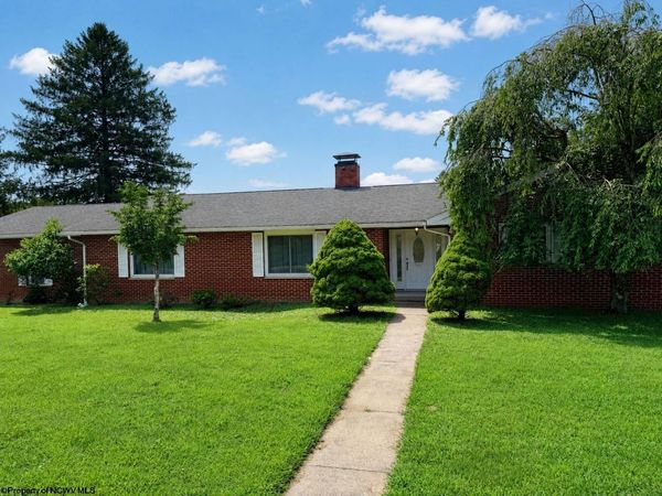 317 Pearcy Avenue, Bridgeport, WV 26330
