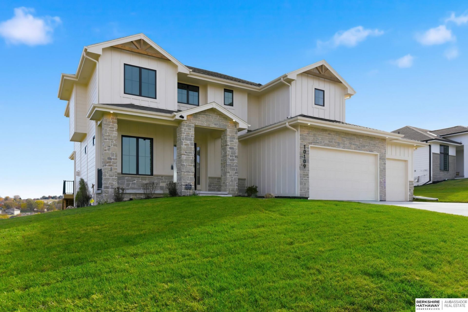 10109 Laramie Street, Papillion, NE 68046 Main Photo
