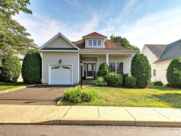 15 Jasmine, Unit 15, Milford, CT 06461