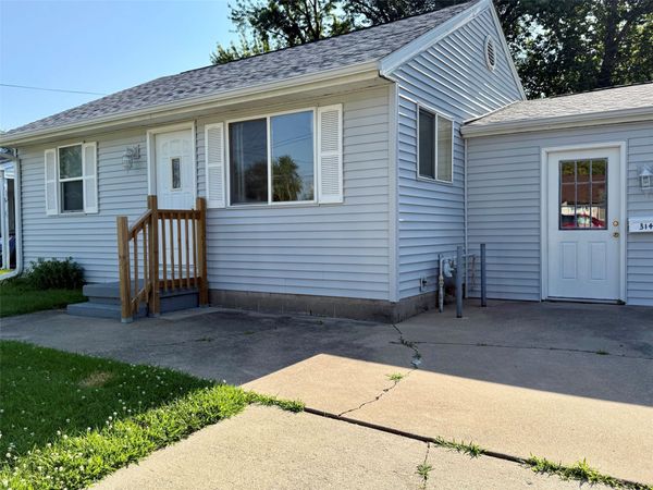 314 E 19th Street S, Newton, IA 50208
