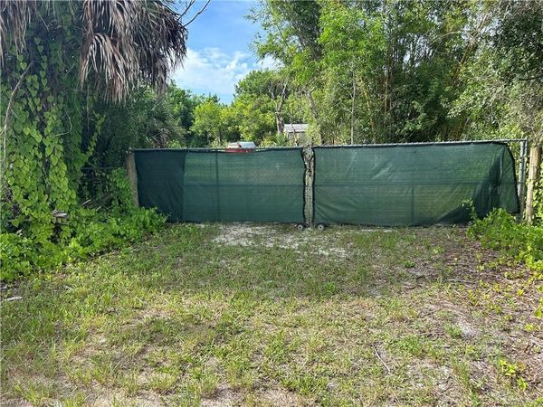 1070 Limpkin RD, NAPLES, FL 34120