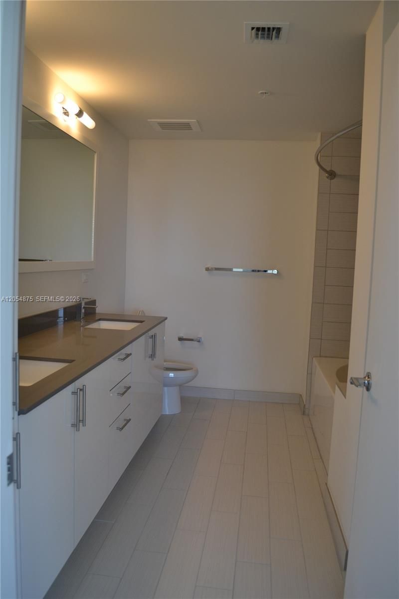 999 SW 1st Ave , Unit 3302, Miami, FL 33130 Photo