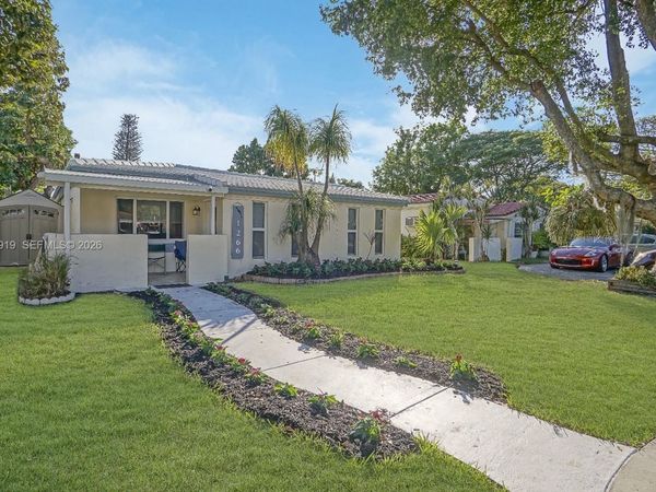 1266 NE 182nd St, North Miami Beach, FL 33162
