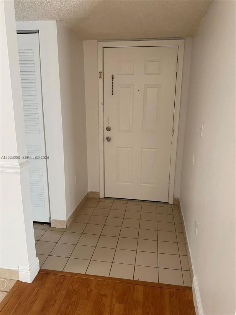 300 W Palm Cir W , Unit 208, Pembroke Pines, FL 33025 Photo