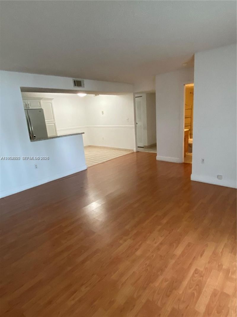 300 W Palm Cir W , Unit 208, Pembroke Pines, FL 33025 Photo