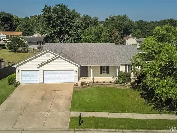 5 Thoroughbred Drive , Wright City, MO 63390