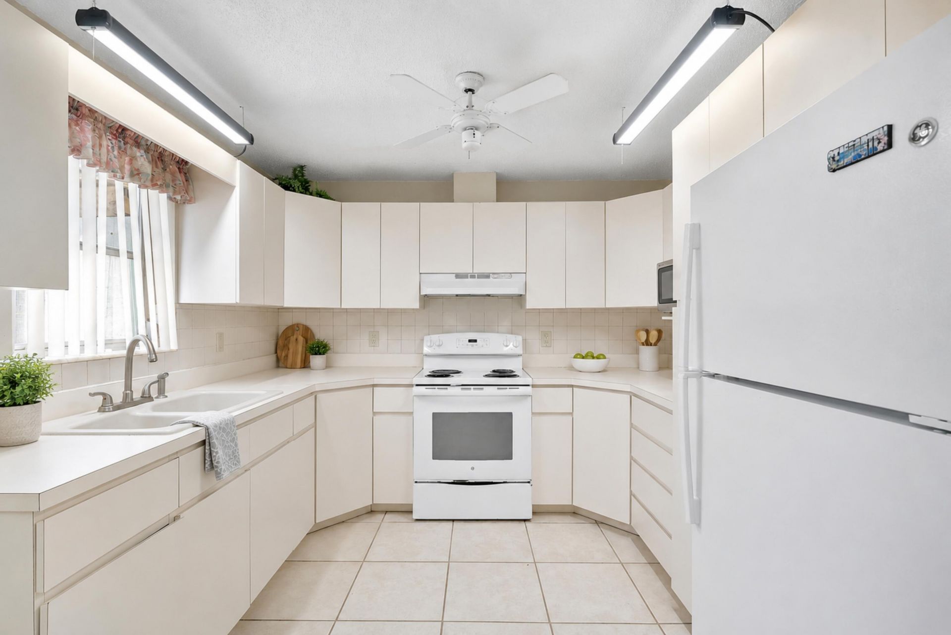 425 Churchill Road, West Palm Beach, FL 33405 Photo