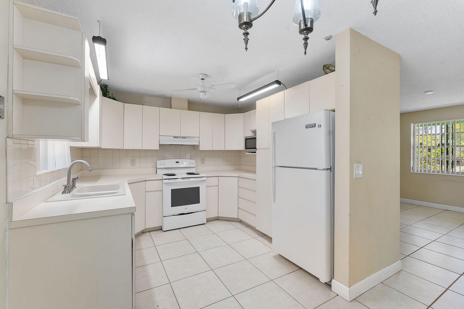 425 Churchill Road, West Palm Beach, FL 33405 Photo