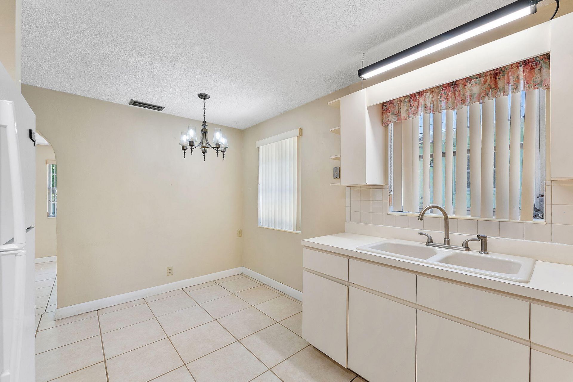 425 Churchill Road, West Palm Beach, FL 33405 Photo