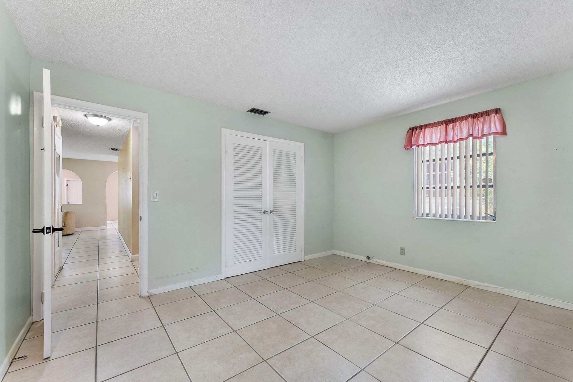 425 Churchill Road, West Palm Beach, FL 33405 Photo