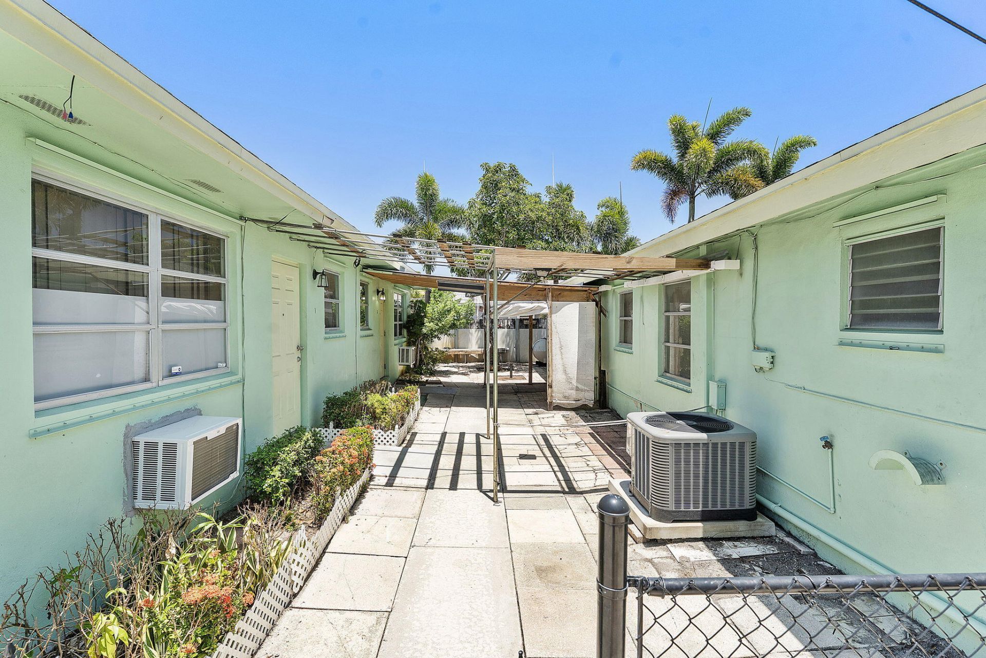 425 Churchill Road, West Palm Beach, FL 33405 Photo