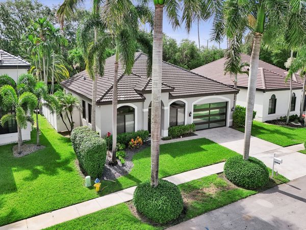 541 SW 178TH Way N, Pembroke Pines, FL 33029
