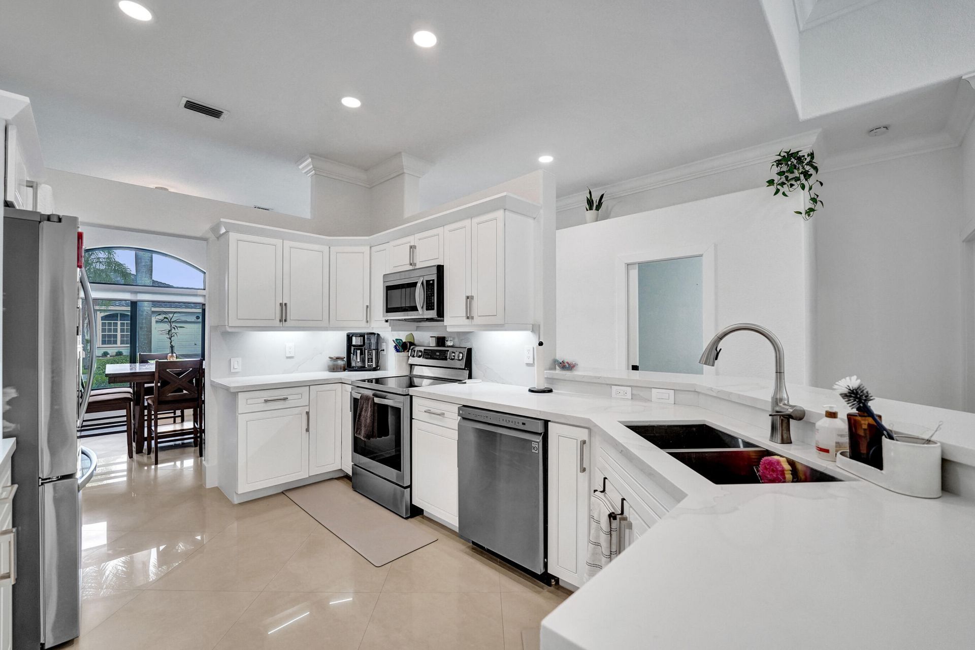541 SW 178th Way N, Pembroke Pines, FL 33029 Photo