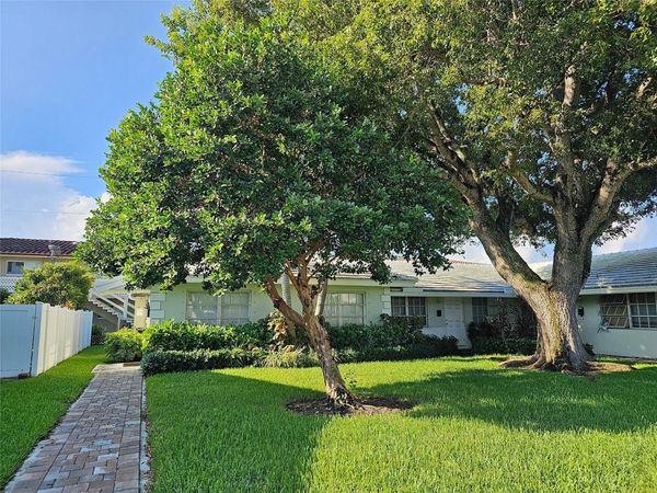 2120 NE 41st Street, Unit D, Lighthouse Point, FL 33064