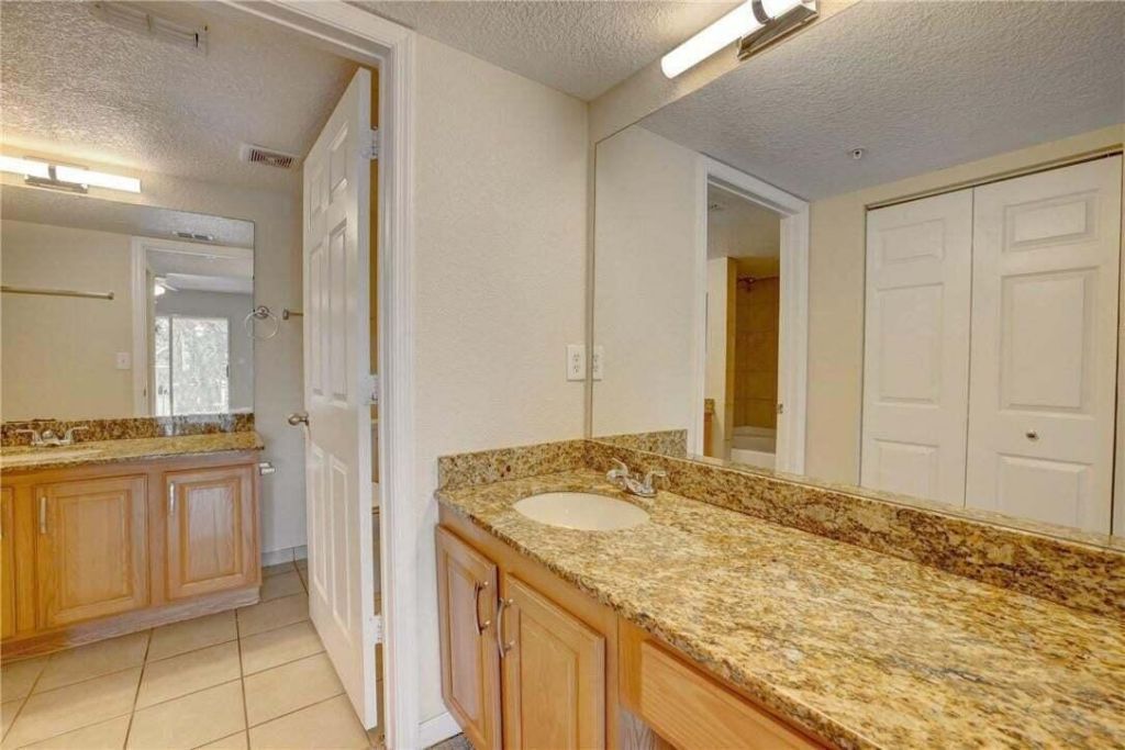 231 SW Palm Drive, Unit 207, Port Saint Lucie, FL 34986 Photo