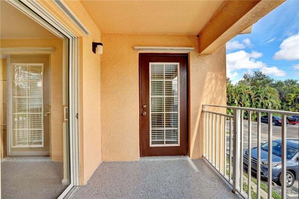 231 SW Palm Drive, Unit 207, Port Saint Lucie, FL 34986 Photo