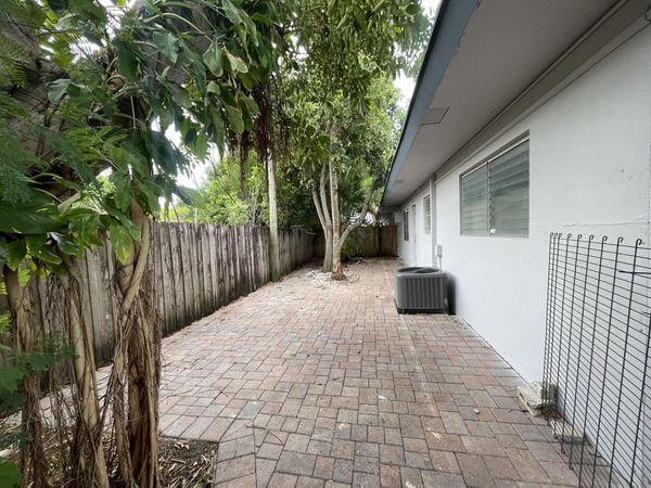 1708 NE 20th Avenue, Unit 4, Fort Lauderdale, FL 33305