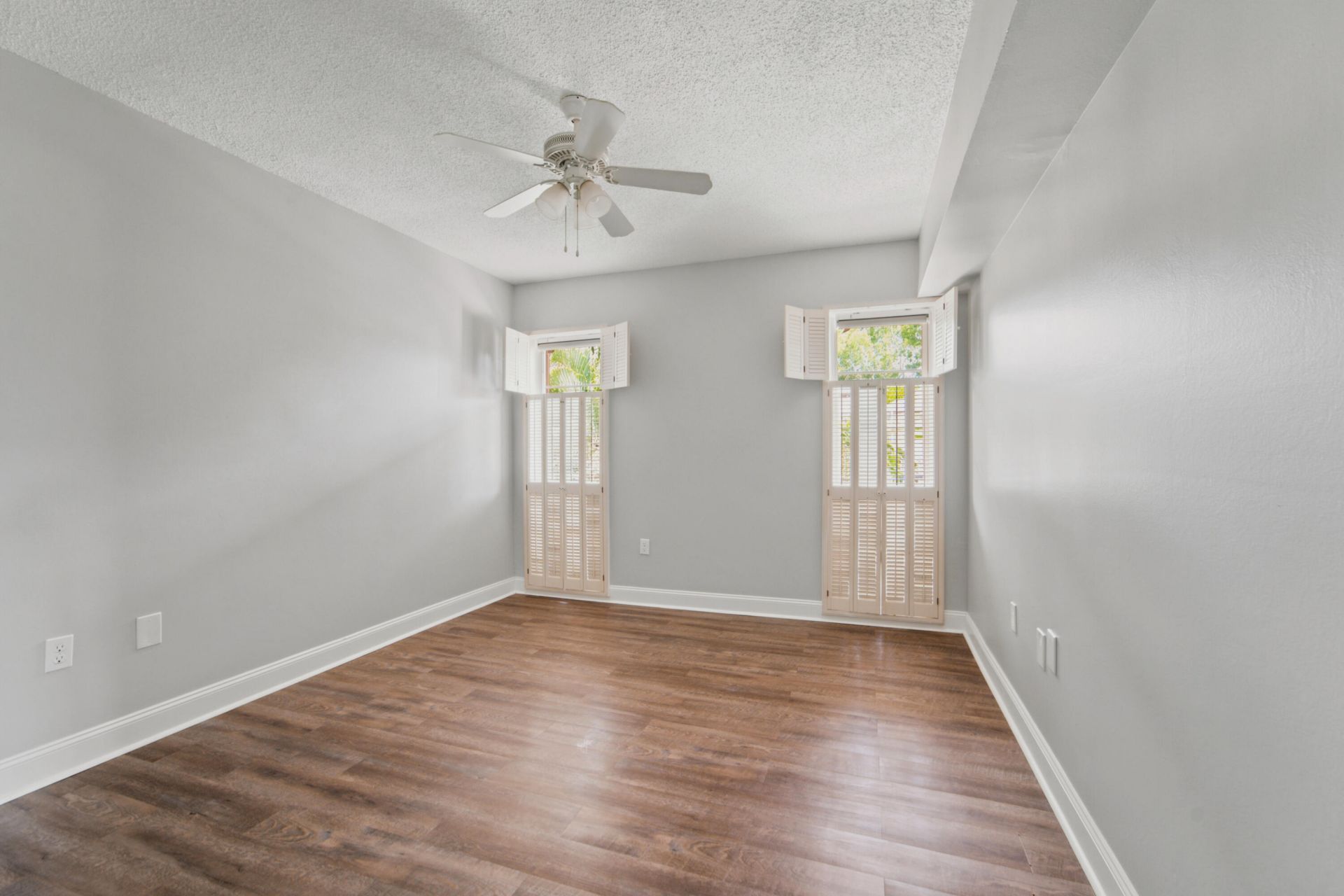 4 Greenway Village N, Unit 203, Royal Palm Beach, FL 33411 Photo