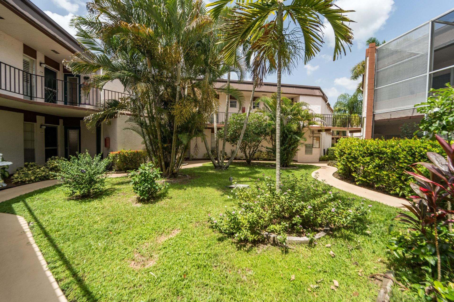 4 Greenway Village N, Unit 203, Royal Palm Beach, FL 33411 Photo