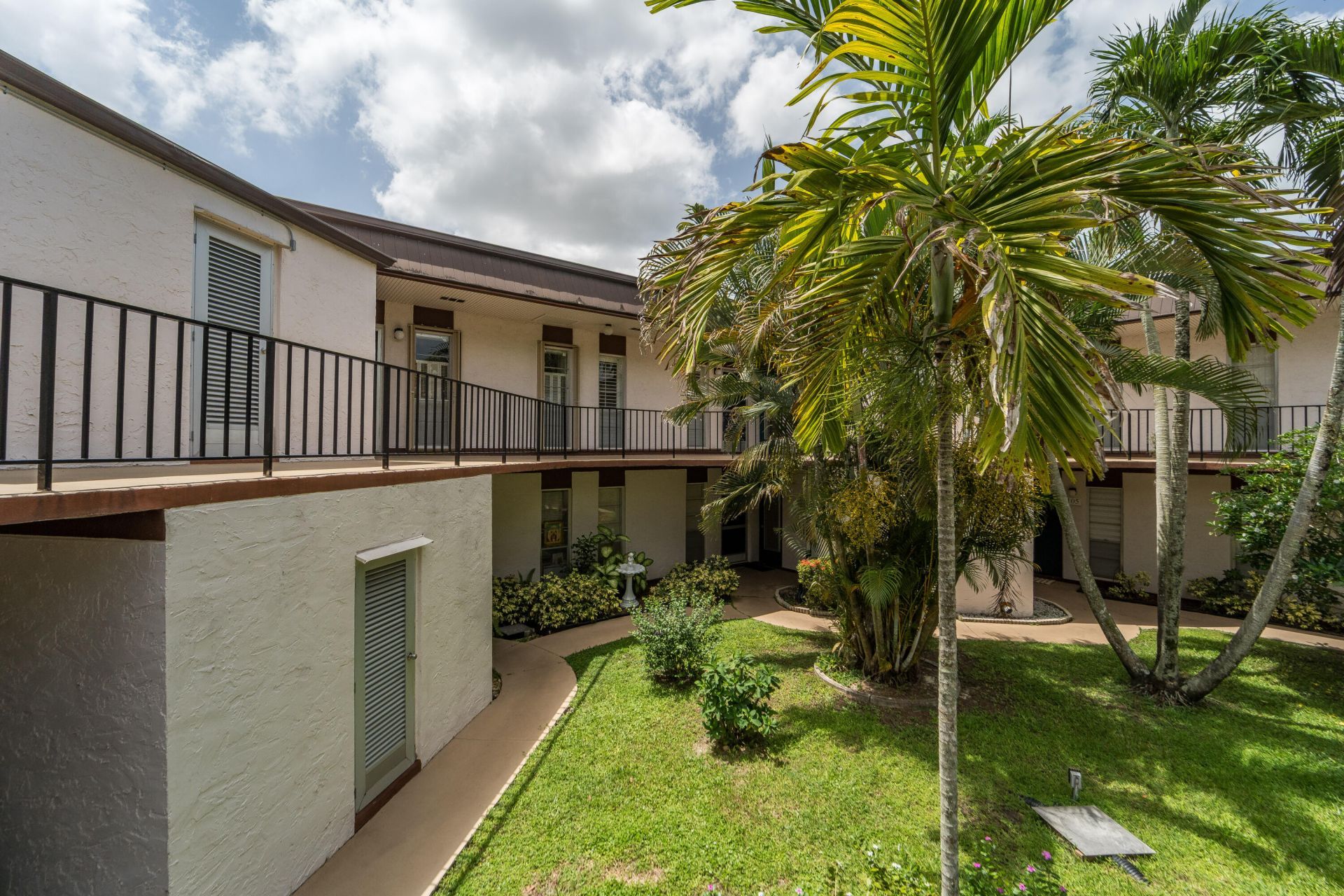 4 Greenway Village N, Unit 203, Royal Palm Beach, FL 33411 Photo