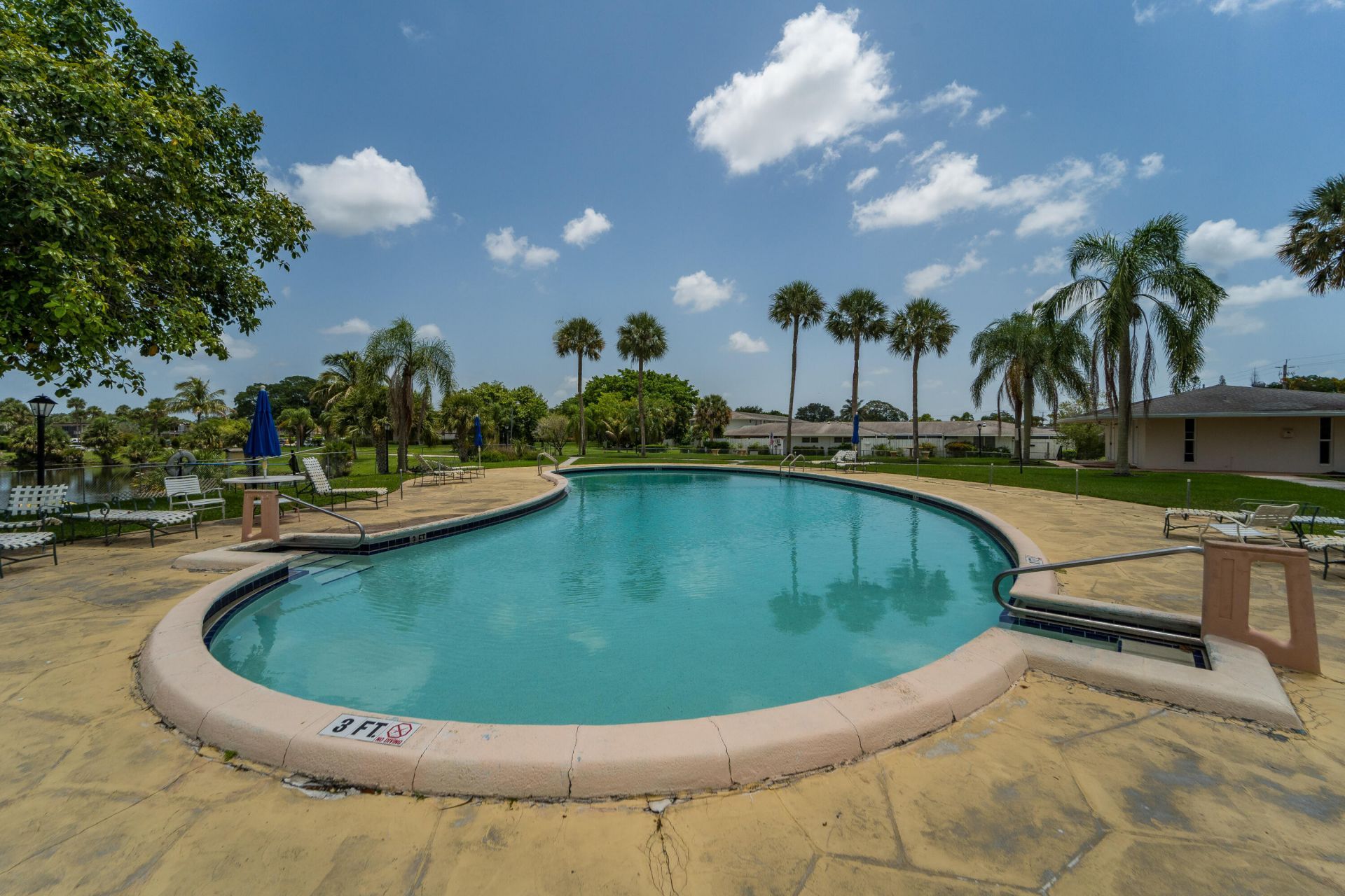 4 Greenway Village N, Unit 203, Royal Palm Beach, FL 33411 Photo