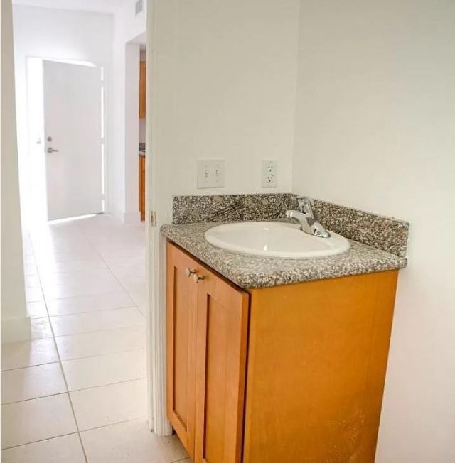 750 SW 2nd Street, Unit 11, Miami, FL 33130 Photo
