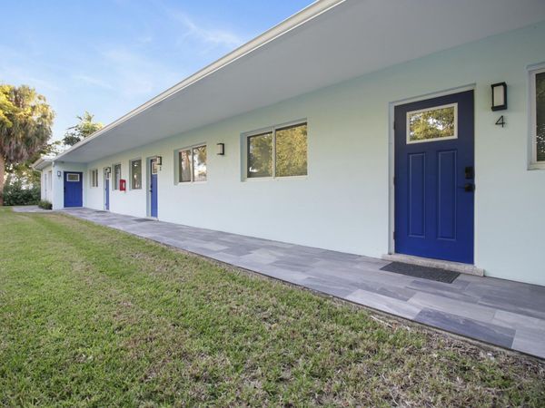 898 SE 2nd Place, Unit 2, Deerfield Beach, FL 33441