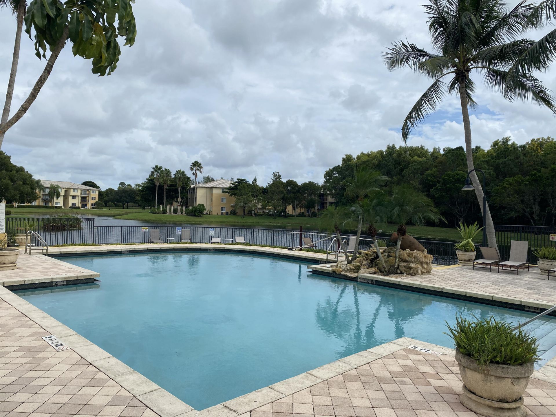 100 Crestwood Court N, Unit 103, Royal Palm Beach, FL 33411 Photo